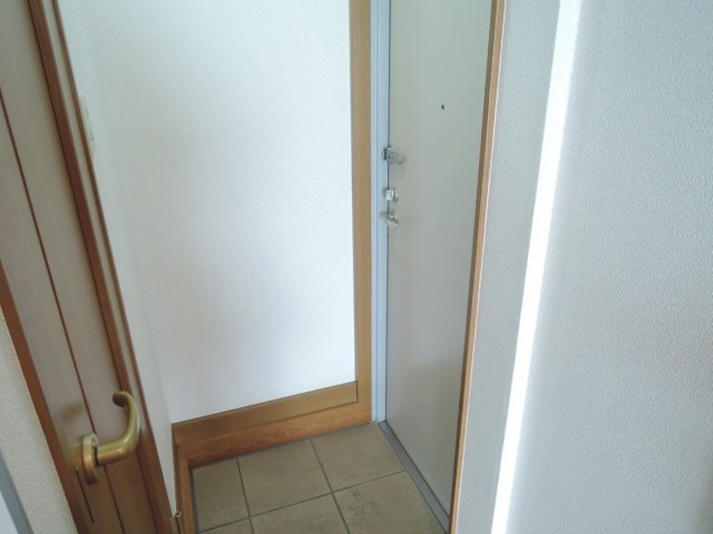 メゾンメグミ 玄関