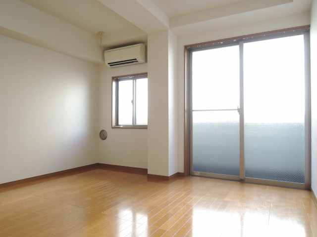 メゾンメグミ ベッドルーム