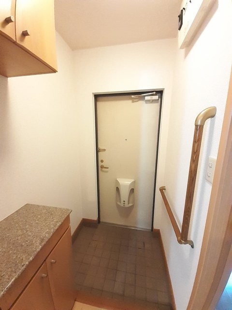 プラティーヌ　パレ　弐番館  玄関