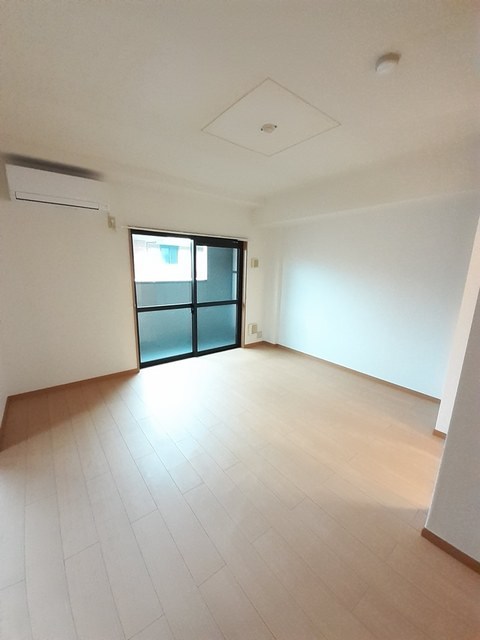 プラティーヌ　パレ　弐番館  リビング