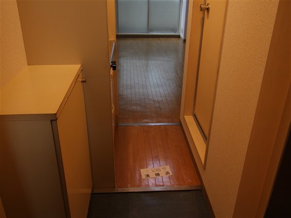 ウェザーコックコンノ 玄関