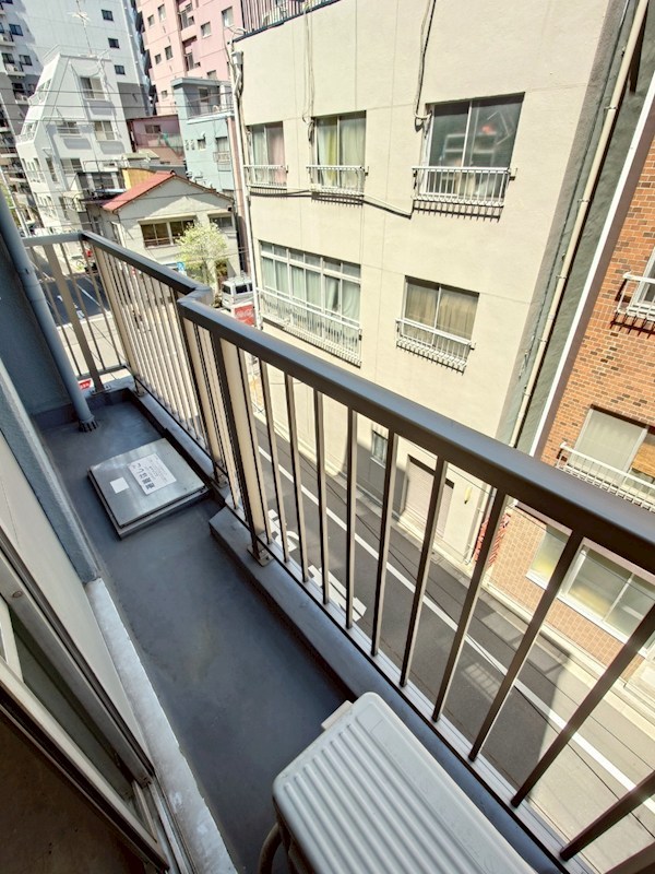 竜一ビル ベランダ