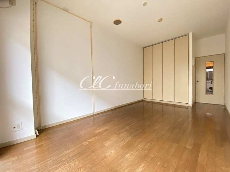 イレブンアール ベッドルーム