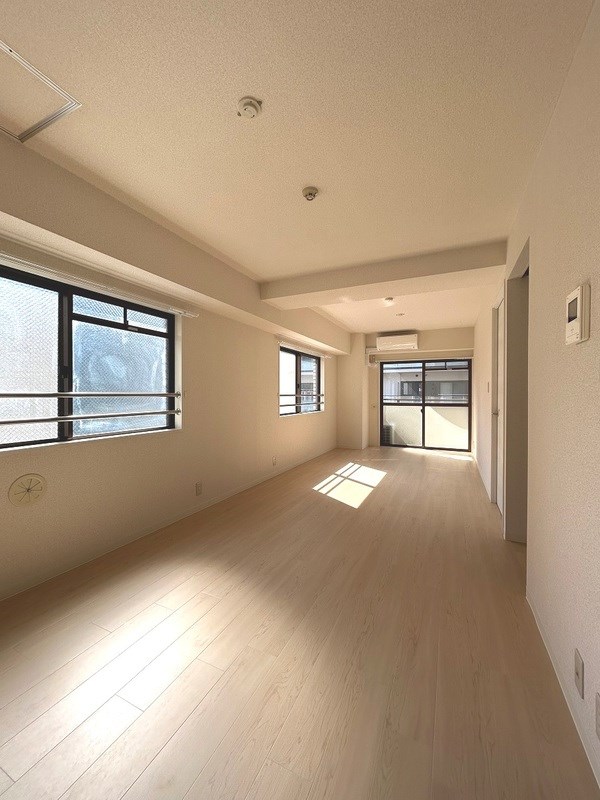 ロイヤルパレス綾瀬 リビング