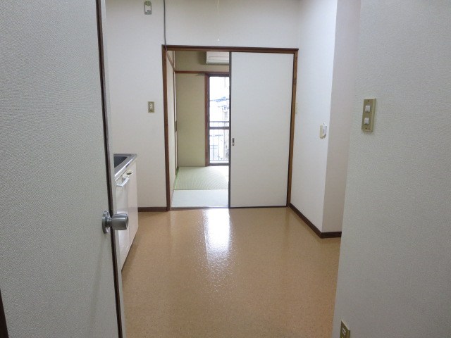 明宏ビル リビング