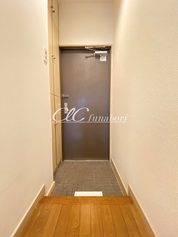 イレブンアール 玄関