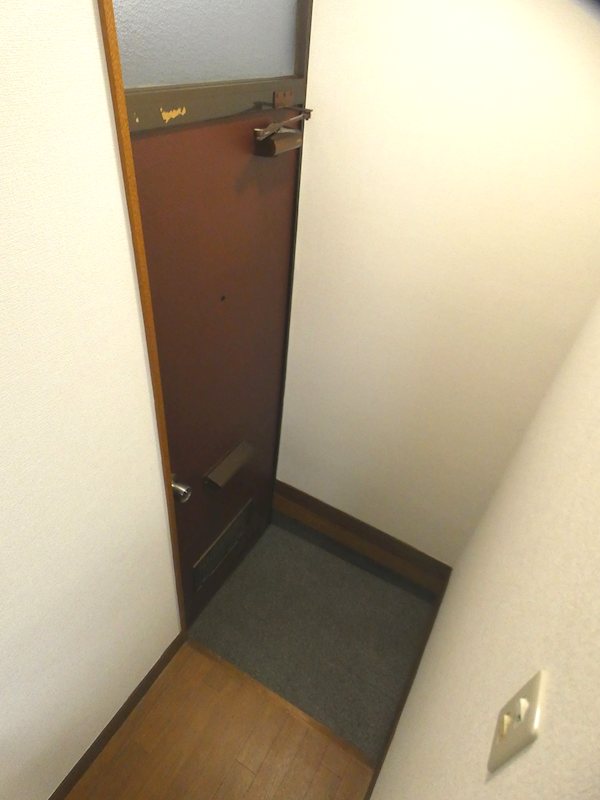 フジハイツ 玄関