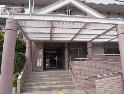 けやき通り南4番館  玄関
