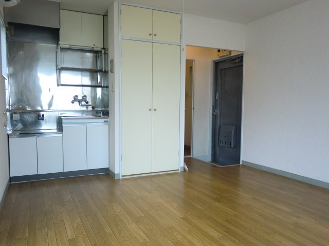 コーポマルナカ リビング