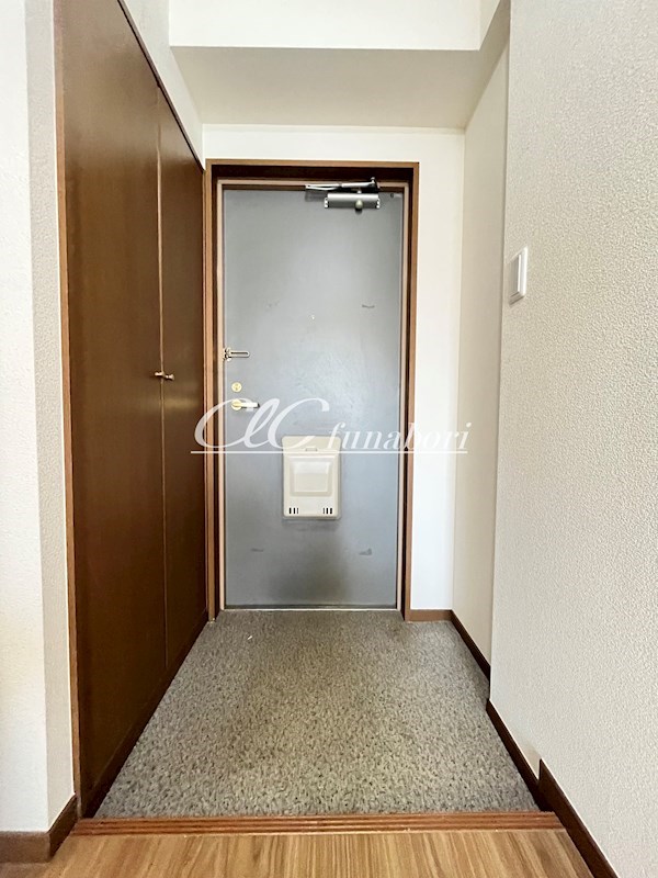 エストランゼ 玄関