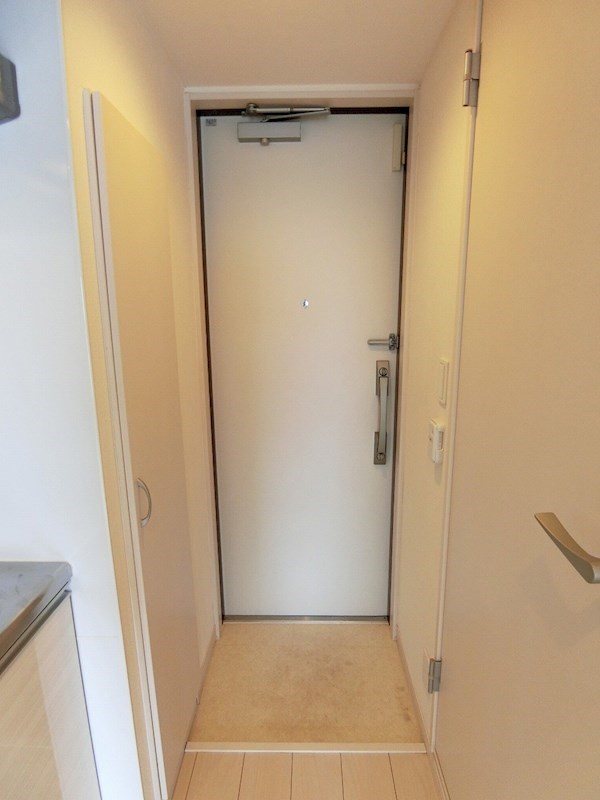 リブリ・東葛西  玄関