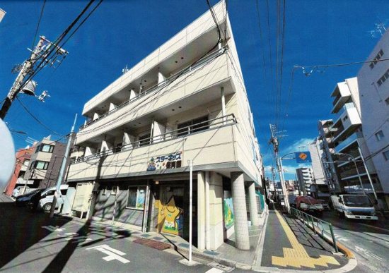 フラッツ家の桜木 外観