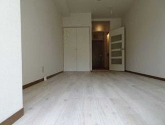 フラッツ家の桜木 リビング