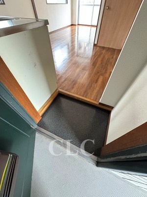 ハイツかつら 玄関