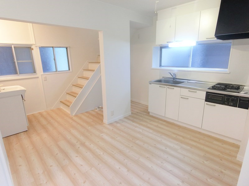 東伊興三丁目貸家 リビング