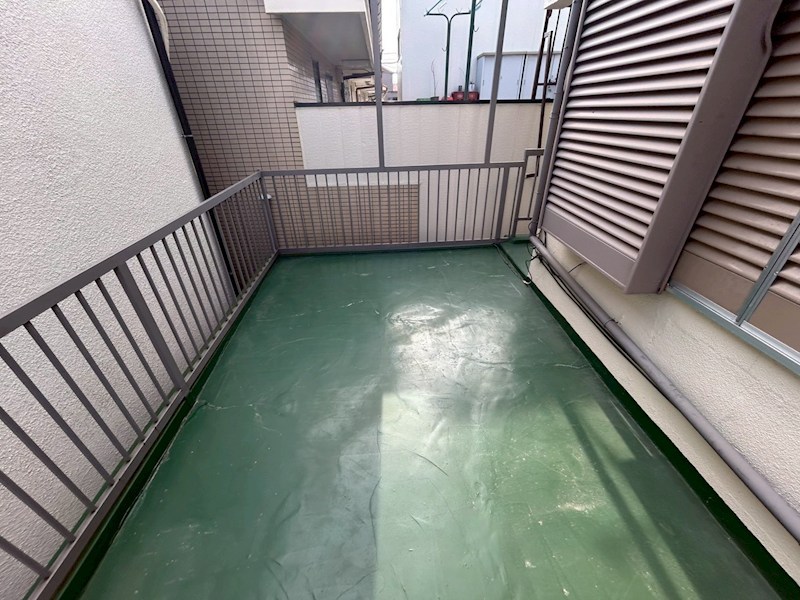 東伊興三丁目貸家 ベランダ