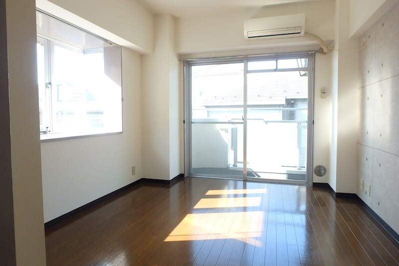 メゾンドール旭 リビング