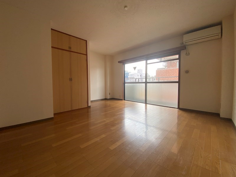 山田ビル ベッドルーム