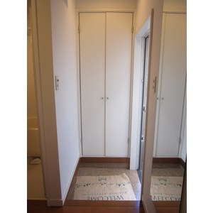 ロータスハウス 玄関