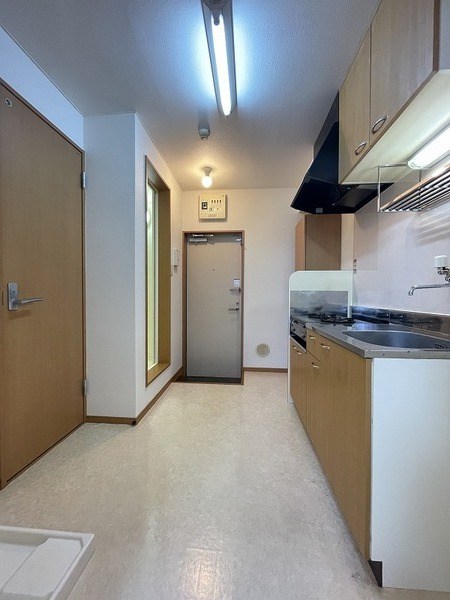 210アパートメントA 玄関