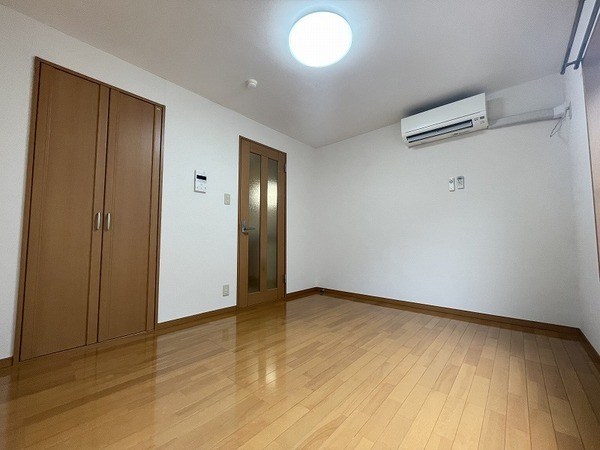 210アパートメントA リビング