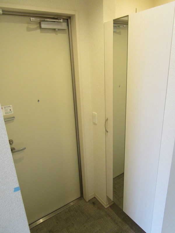 ルピナス  玄関