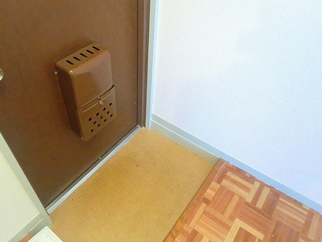 第六小崎ビル 玄関