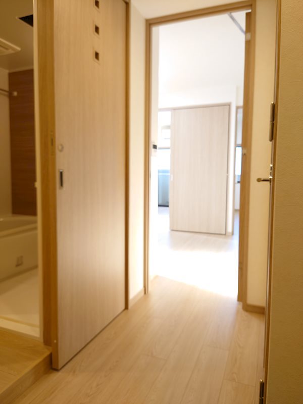 ルーブル五反野弐番館 玄関