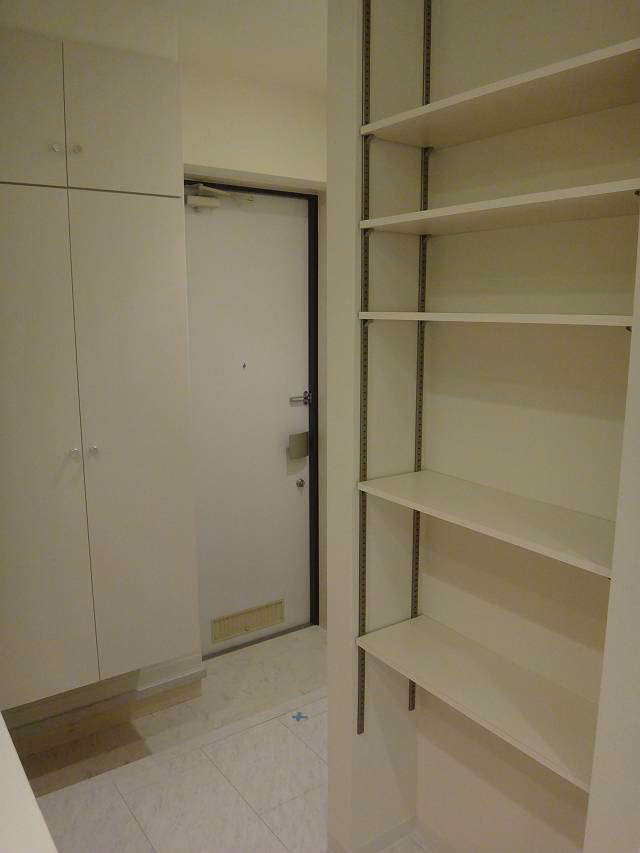 ラ・ヴィータ    玄関