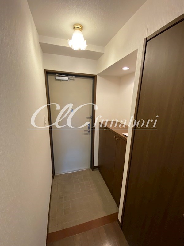 プワソンルージュ 玄関