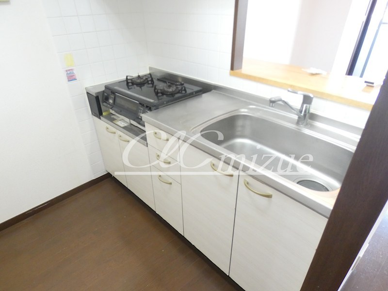 プワソンルージュ キッチン