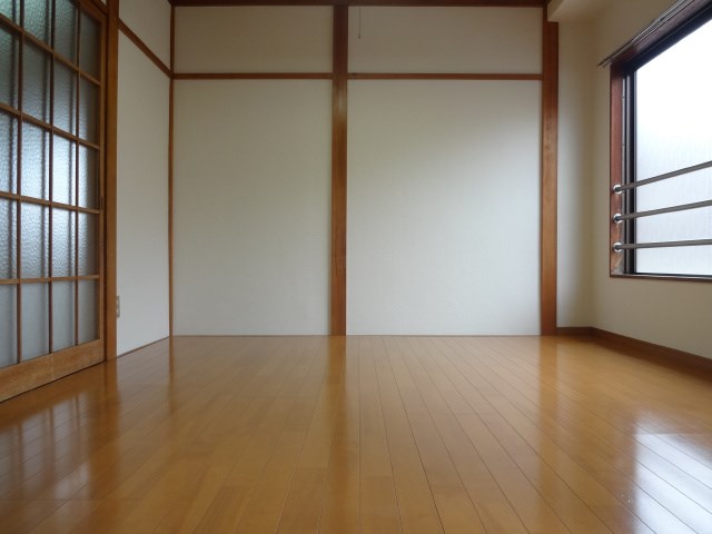 小野ビル ベッドルーム