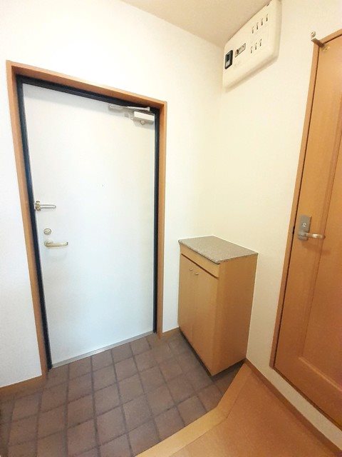 サンリット三好 玄関