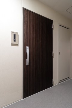 セレサ市川行徳 玄関