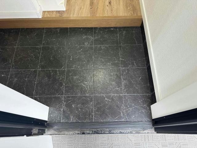 ラッシュグラス 玄関