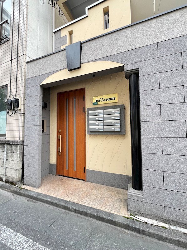 ソル・レヴェンテ その他9