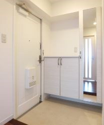 綾瀬プルミエ 玄関