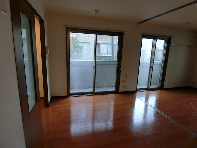 パレルモアネックス   リビング