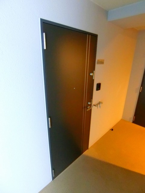 グランテスタ   玄関