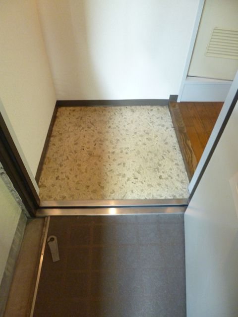 いちごパレス 玄関