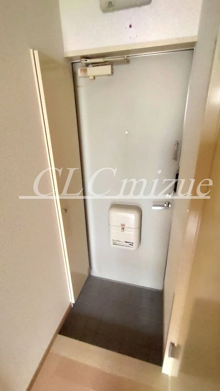 プリムローズG 玄関