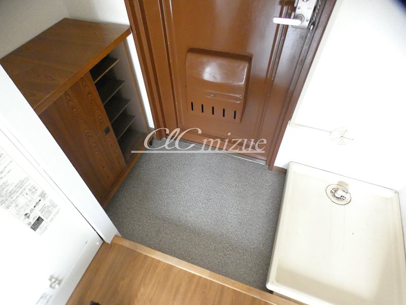 フラット75 玄関