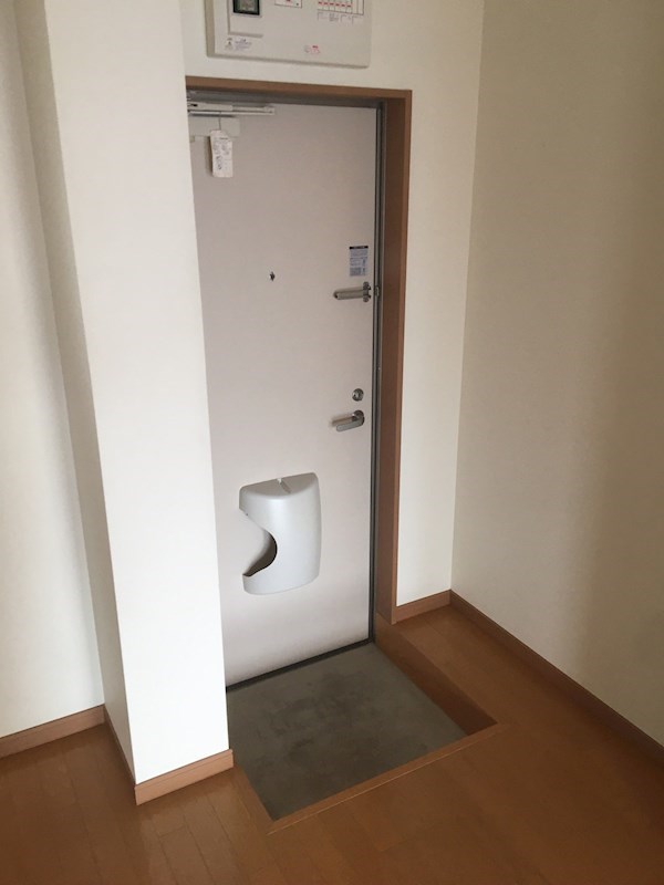 ルミエール塚田 玄関