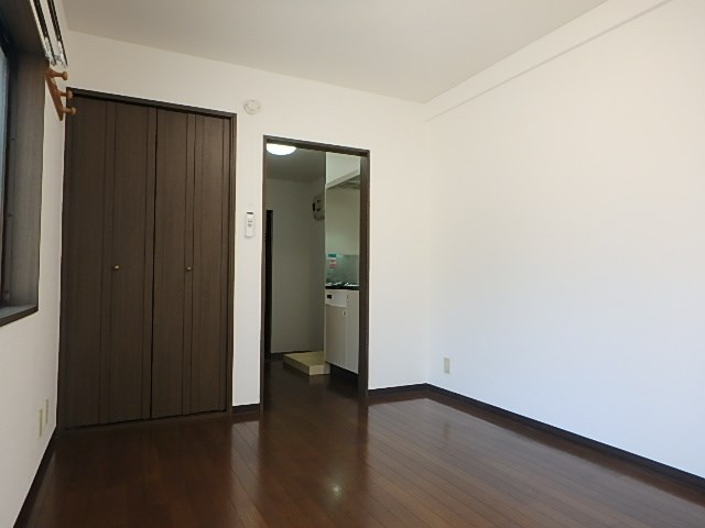 フラワーマンション ベッドルーム