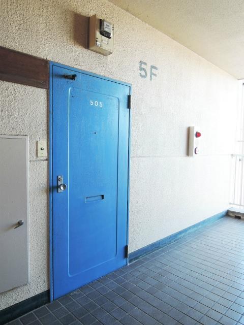 コートアオイ 玄関