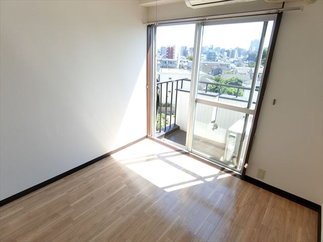 中里コーポ ベッドルーム