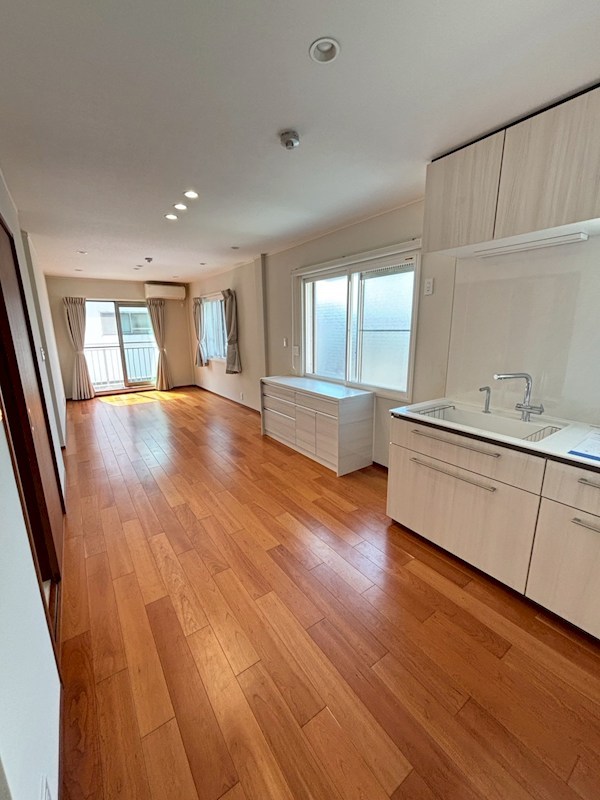 クレスト磯野 リビング