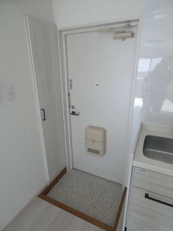 ロイヤルヒルズ 玄関