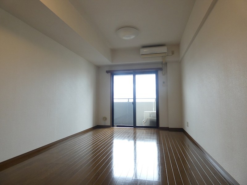 トライアングル綾瀬 リビング