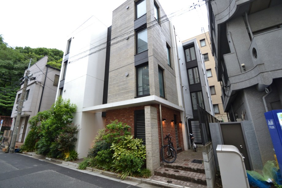 ALERO Yushima-South 外観